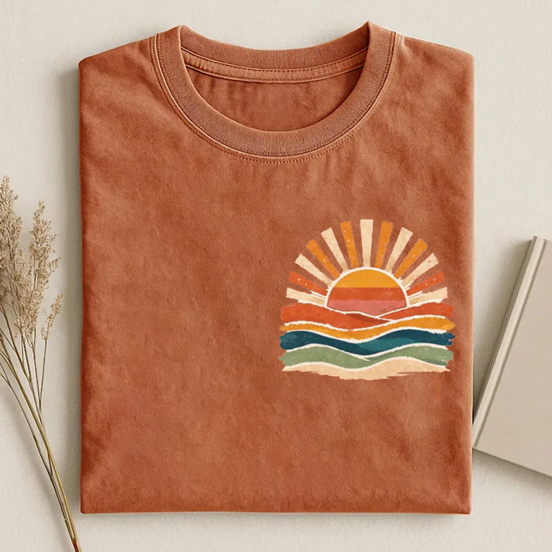 Vintage Sea Retro Ocean Sun Summer T-shirt