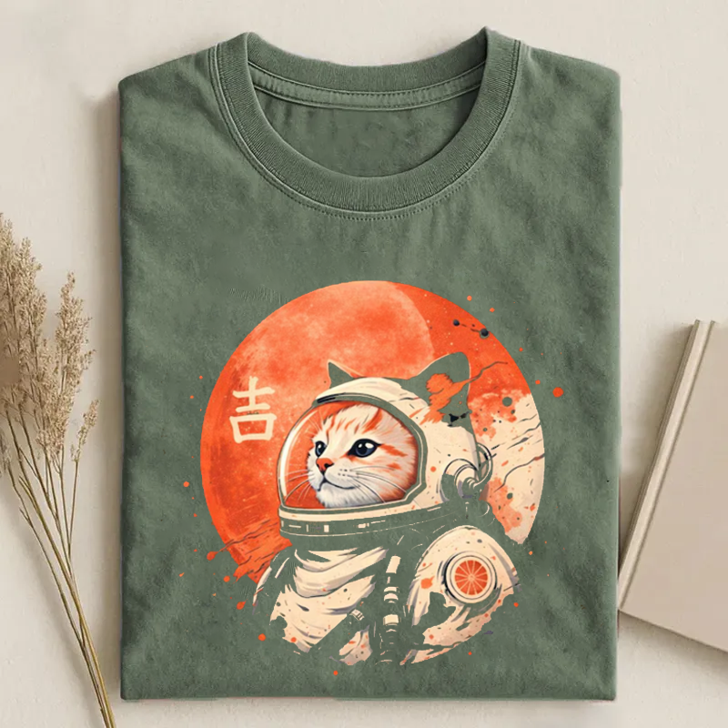Japanese Minimalist 1950s Retro Space Cat Good Luck Kanji T-shirt